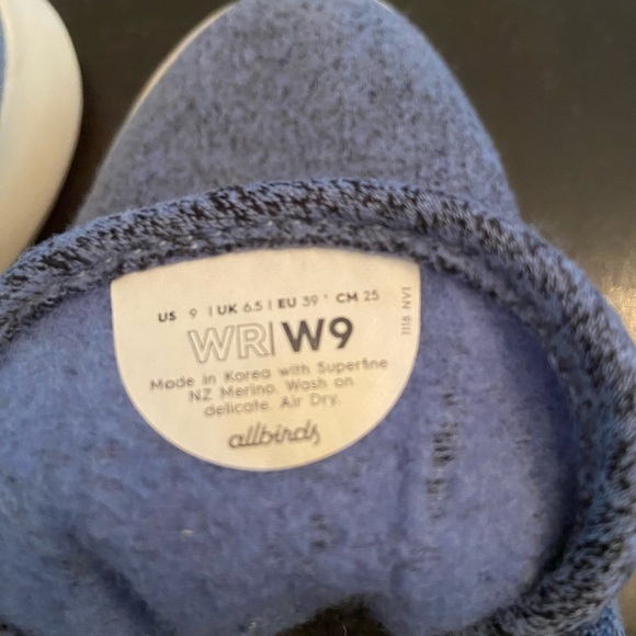 Blue All birds size 9 womens sneakers - Picture 3 of 3